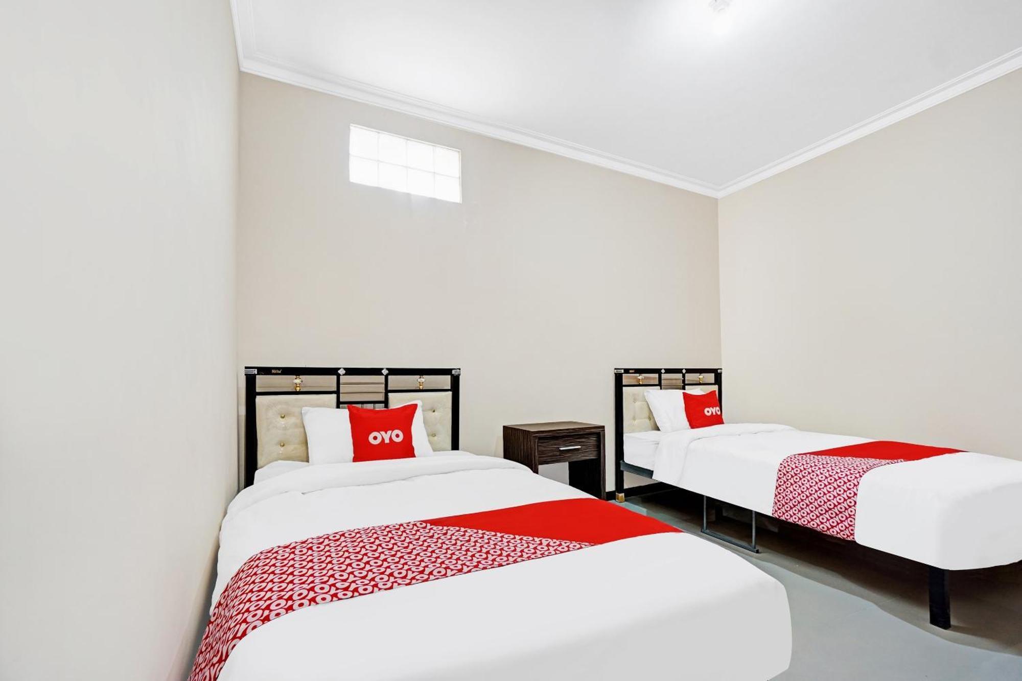 Avisha Guest House Syariah Malang Exterior photo