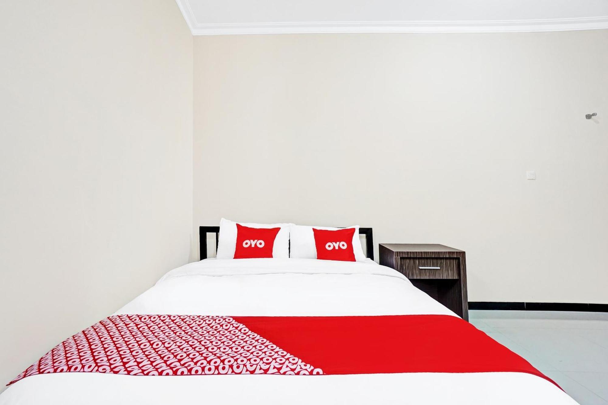 Avisha Guest House Syariah Malang Exterior photo